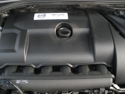 Used 2015 Volvo S60 T6 R-Design Platinum image 13