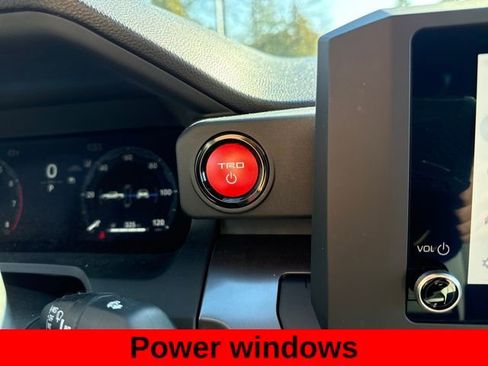 Used 2025 Toyota Tacoma TRD Sport image 20