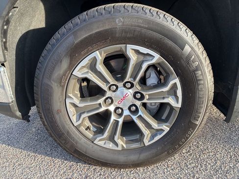 Used 2026 GMC Sierra 1500 SLT AWD/4WD image 10