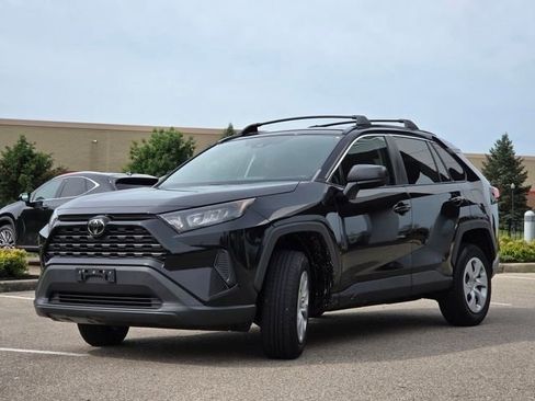 Used 2019 Toyota RAV4 LE FWD image 22