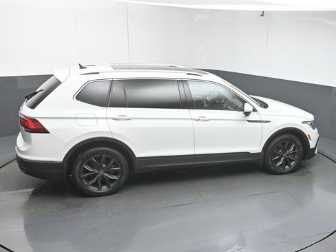 Used 2022 Volkswagen Tiguan SE image 48