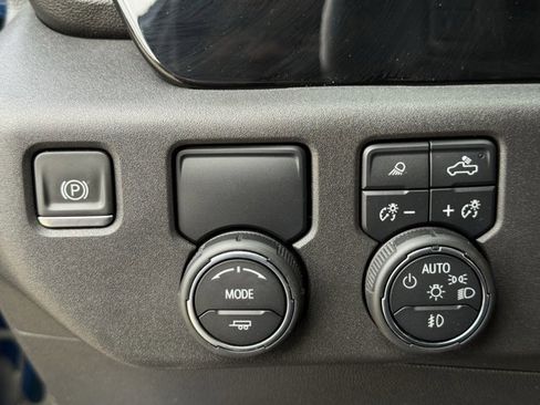 Used 2022 Chevrolet Silverado 1500 LTZ image 23