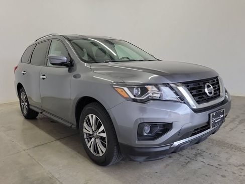 Used 2020 Nissan Pathfinder S FWD image 4