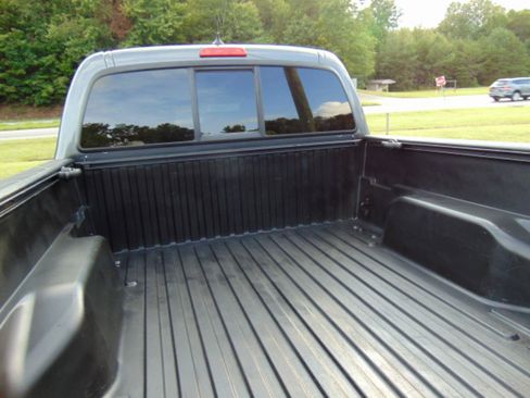Used 2015 Toyota Tacoma 4x4 Double Cab w/ SR5 Package image 14