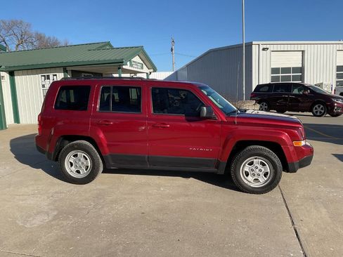 Used 2017 Jeep Patriot Sport w/ Power Value Group image 2