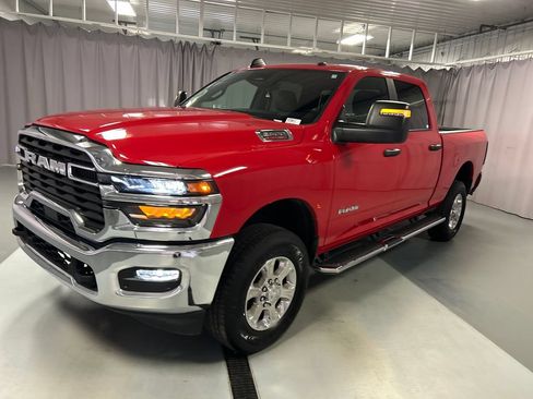 Used 2026 RAM 2500 Big Horn AWD/4WD image 3