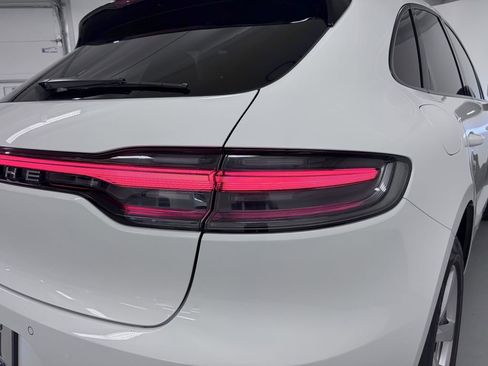 Used 2021 Porsche Macan AWD/4WD image 9