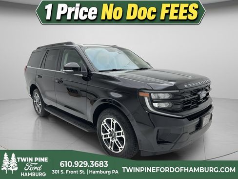 Used 2025 Ford Expedition Active AWD/4WD image 1