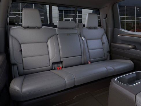 Used 2025 GMC Sierra 1500 SLT w/ SLT Premium Plus Package AWD/4WD image 17