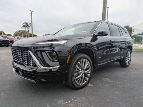 New 2026 Buick Enclave Avenir w/ Super Cruise Package FWD image 8
