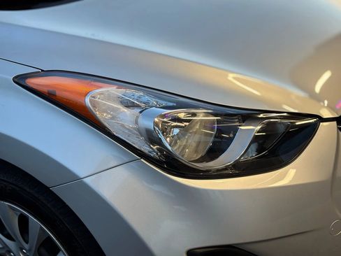 Used 2012 Hyundai Elantra GLS image 13
