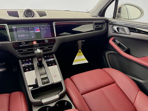 New 2026 Porsche Macan S image 28