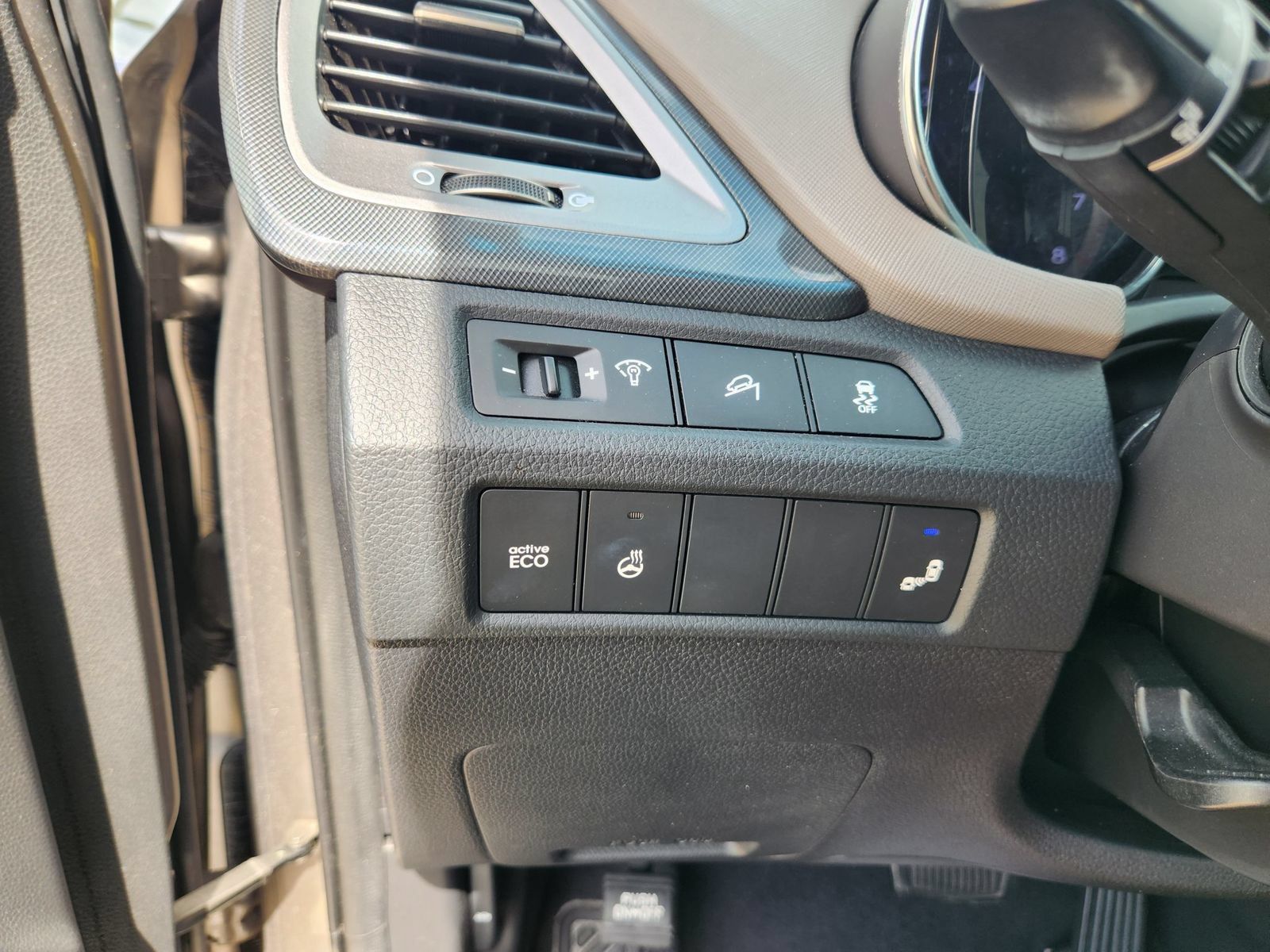 Used 2015 Hyundai Santa Fe Sport w/ Option Group 04 FWD image 23