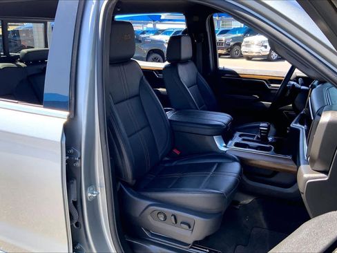 Used 2024 Chevrolet Silverado 1500 High Country w/ Z71 Off-Road Package image 9