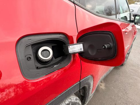 Used 2023 Jeep Compass Limited image 26