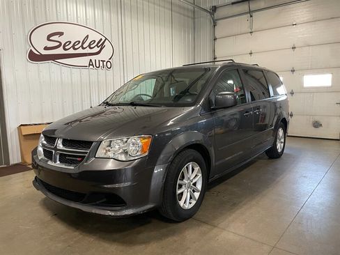 Used 2016 Dodge Grand Caravan SXT image 3