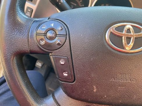 Used 2010 Toyota Tundra 4x4 CrewMax image 30