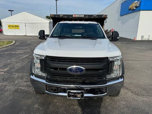 Used 2017 Ford F550 4x4 Regular Cab Super Duty image 2