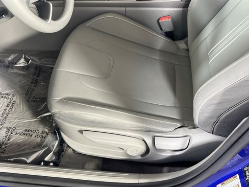 Used 2023 Hyundai Elantra SEL image 18