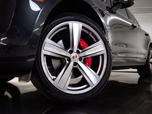 Certified 2026 Porsche Macan S AWD/4WD image 12