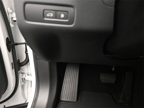 Used 2025 Volvo XC60 T8 Ultra w/ Protection Package Premier image 16