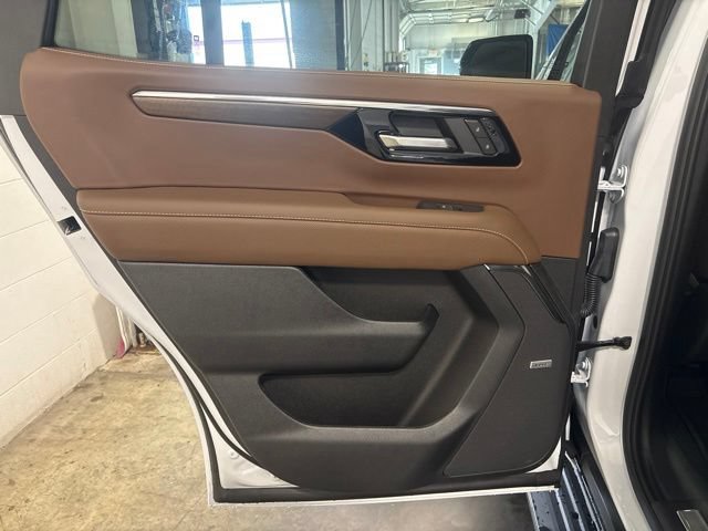Used 2026 Chevrolet Tahoe High Country w/ Sun And Tow Package AWD/4WD image 36