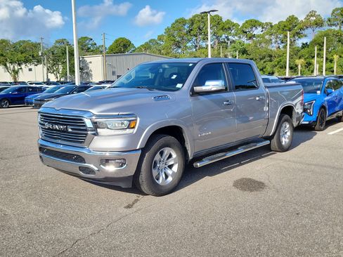 Used 2019 RAM 1500 Laramie AWD/4WD image 3