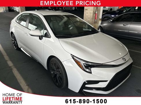 Used 2023 Toyota Corolla SE w/ Carpet Mat Package (TMS) FWD image 1