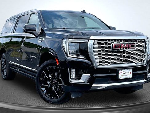 Used 2023 GMC Yukon XL Denali w/ LPO, Floor Liner Package AWD/4WD image 13