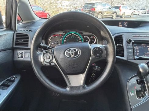 Used 2015 Toyota Venza LE image 28