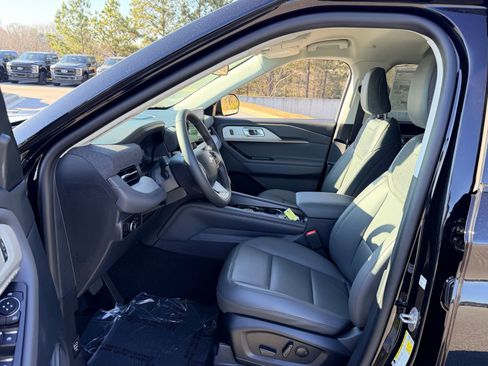 New 2026 Ford Explorer Active w/ Active Comfort Package RWD image 14