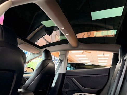 Used 2022 Tesla Model 3 Performance AWD/4WD image 17