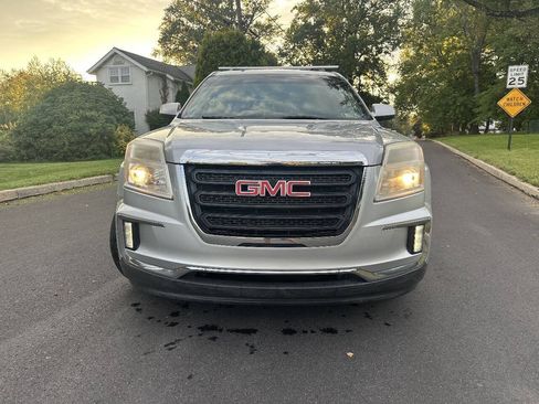 Used 2016 GMC Terrain SLE w/ Convenience Package AWD/4WD image 3