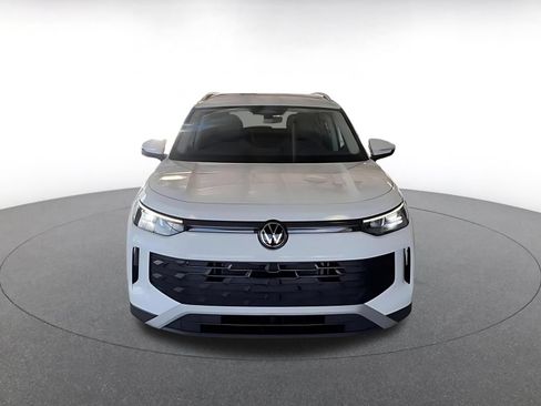 Used 2026 Volkswagen Tiguan SE FWD image 5