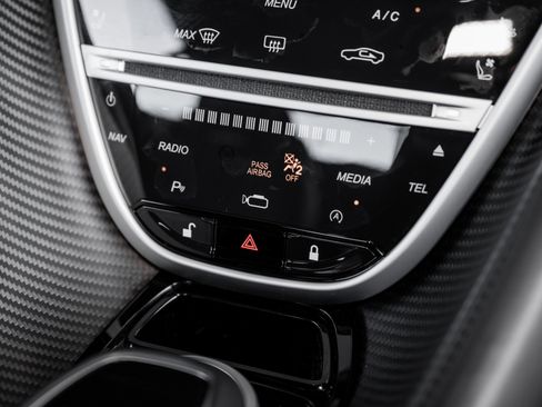 Used 2023 Aston Martin DB11 Coupe image 26