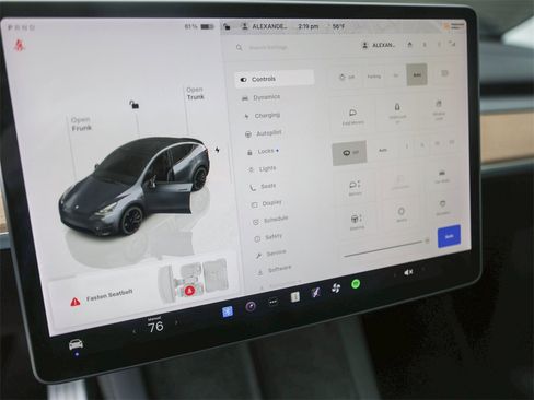 Used 2022 Tesla Model Y Performance image 22