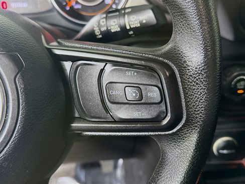 Used 2019 Jeep Wrangler Unlimited Sport image 15