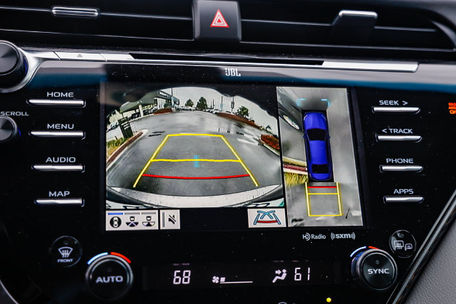 Used 2020 Toyota Camry XLE w/ Driver Assist Package FWD image 17