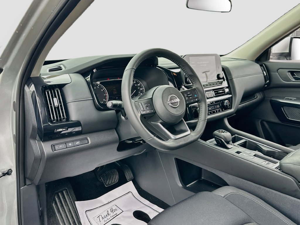 Used 2025 Nissan Pathfinder SV w/ Black Appearance Package FWD image 9