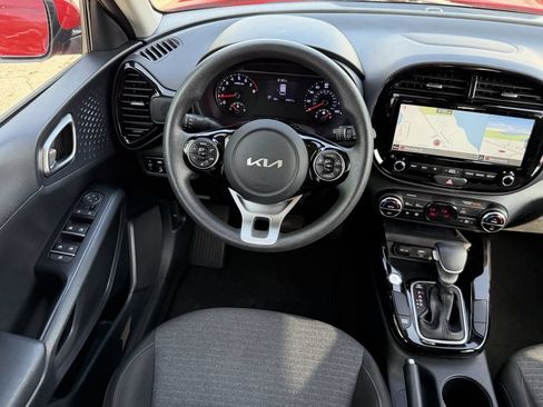 Used 2022 Kia Soul S FWD image 13