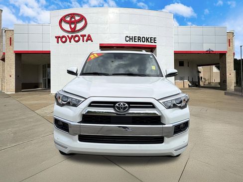 Used 2021 Toyota 4Runner Limited AWD/4WD image 2