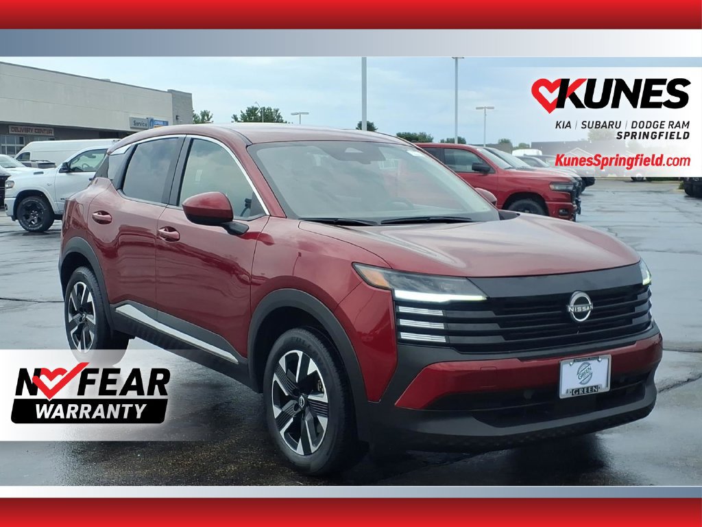Used 2025 Nissan Kicks SV AWD/4WD image 1