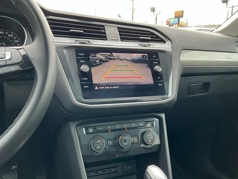 Used 2019 Volkswagen Tiguan SE image 17