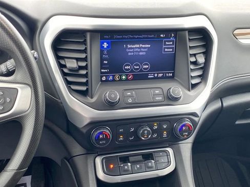 Certified 2023 GMC Acadia SLE w/ Driver Convenience Package image 10