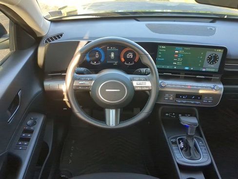 Used 2025 Hyundai Kona SEL FWD image 15