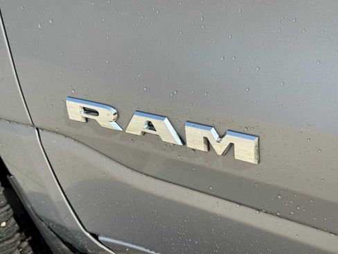 Used 2019 RAM 1500 Big Horn AWD/4WD image 11