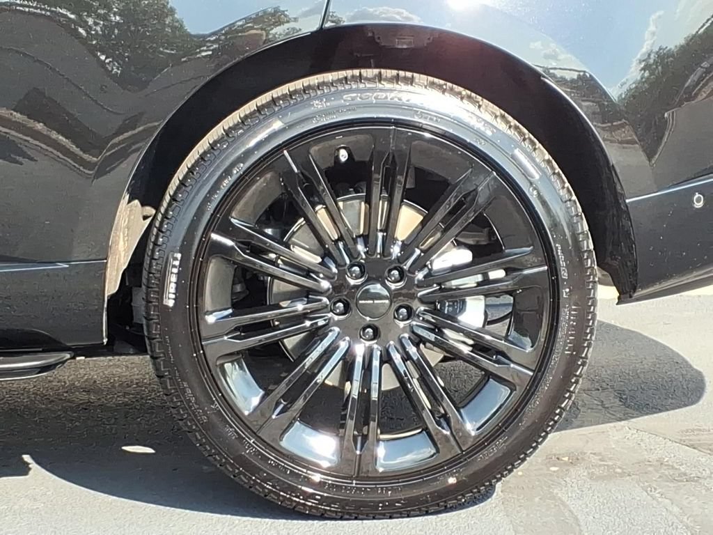 Certified 2026 Land Rover Range Rover SE AWD/4WD image 6