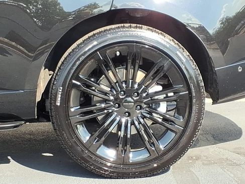 Used 2026 Land Rover Range Rover SE AWD/4WD image 6