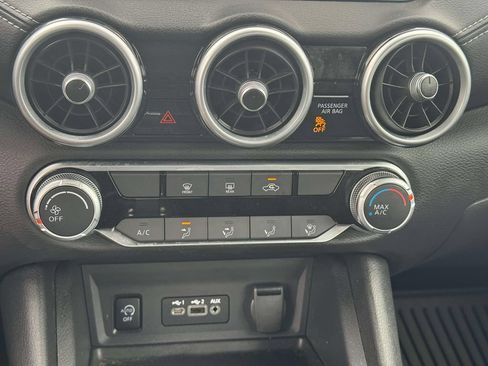 Used 2025 Nissan Sentra SV FWD image 27