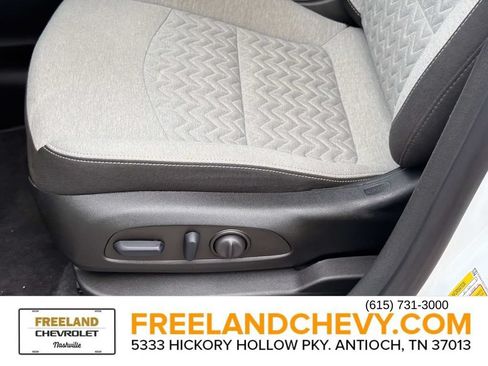 Used 2023 Chevrolet Equinox LT AWD/4WD image 24